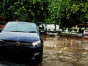 Second Hand Volkswagen Polo Highline1.2L (P) in Delhi