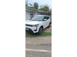 Second Hand Mahindra XUV300 W6 1.2 Petrol in Manendragarh