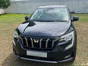 Second Hand மஹிந்திரா  xuv700 ax 7 பெட்ரோல் ஏடீ 7 சீட்டர் [2021] in சேலம்