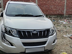 Second Hand Mahindra XUV500 W10 in Shahjahanpur