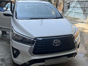 Second Hand Toyota Innova Crysta 2.7 GX Limited Edtion 8 STR in Delhi