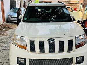 Second Hand Mahindra TUV300 T6 in Kanpur