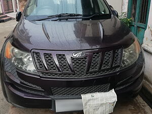 Second Hand Mahindra XUV500 W8 in Kakinada