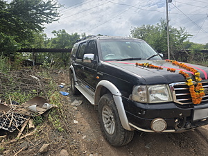 Second Hand ஃபோர்டு  என்டீவர் xlt 4x2 in பாராமதி