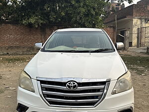 Second Hand Toyota Innova Aero Ltd 7 STR BS IV in Azamgarh