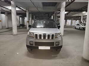 Second Hand महिंद्रा tuv300 t8 एमहॉक100 in ग्रेटर नोएडा