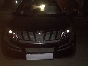 Second Hand மஹிந்திரா  xuv500 w8 in மும்பை