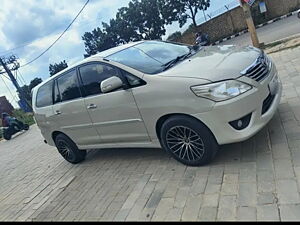 Second Hand Toyota Innova 2.5 VX 8 STR BS-IV in Bangalore