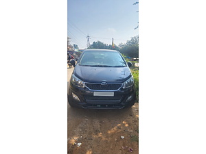 Second Hand Mahindra Marazzo M2 8 STR in Salem