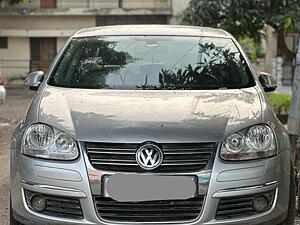 Second Hand Volkswagen Jetta Trendline 2.0L TDI in Chandigarh