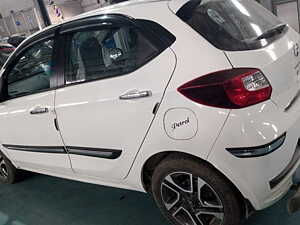 Second Hand Tata Tiago XZ Plus in Pratapgarh (Uttar Pradesh)