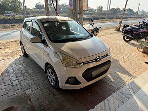 Second Hand Hyundai Grand i10 Magna 1.2 Kappa VTVT [2013-2016] in Ahmedabad