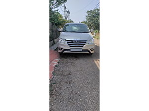 Second Hand Toyota Innova 2.5 GX BS IV 8 STR in Bijapur