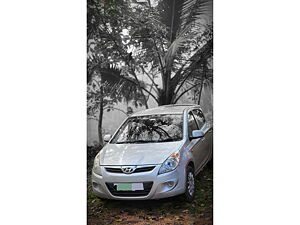 Second Hand Hyundai i20 Magna 1.4 CRDI in Thodupuzha