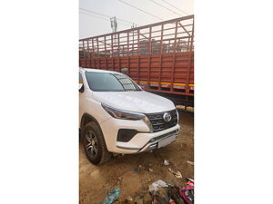 Second Hand Toyota Fortuner 4X2 AT 2.8 Diesel in Delhi