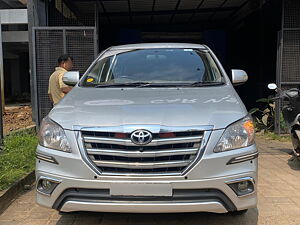 Second Hand Toyota Innova 2.5 G4 7 STR in Manjeri