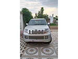 Second Hand महिंद्रा tuv300 t8 in हिंगोली