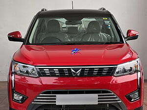 Second Hand Mahindra XUV300 W8(O) 1.2 Petrol Dual Tone [2020] in Thiruvananthapuram