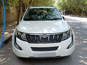 Second Hand Mahindra XUV500 W10 in Delhi