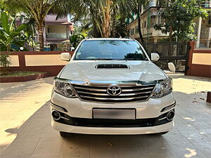 Second Hand Toyota Fortuner 3.0 4x2 MT in Mumbai