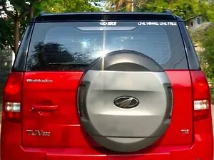 Second Hand महिंद्रा tuv300 t10 in इरोड