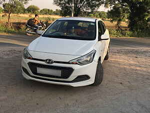 Second Hand हुंडई एलीट i20 मैग्ना एग्ज़ेक्यूटिव 1.4 crdi in दिल्ली