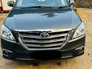 Second Hand Toyota Innova 2.5 VX 7 STR BS-IV in Kottakkal