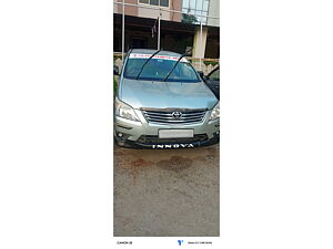 Second Hand Toyota Innova 2.5 G4 8 STR in Surat