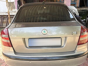 Second Hand Skoda Laura Ambiente 1.9 PD in Vapi