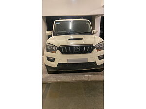 Second Hand Mahindra Scorpio S10 in Greater Noida