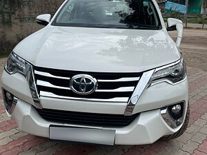 Second Hand Toyota Fortuner 2.8 4x2 AT [2016-2020] in Baddi