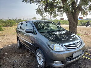 Second Hand Toyota Innova 2.5 G1 BS-IV in Gandhinagar