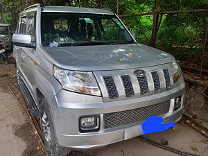 Second Hand Mahindra TUV300 T8 AMT in Delhi