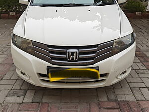 Second Hand Honda City 1.5 V MT in Noida