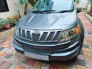 Second Hand Mahindra XUV500 W8 in Beed