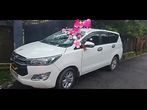 Second Hand Toyota Innova Crysta 2.4 G 8 STR [2016-2017] in Darjeeling