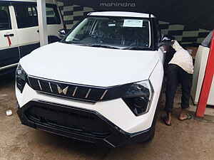 Second Hand మహీంద్రా XUV300	 MX3 1.2 పెట్రోల్  in గోడా