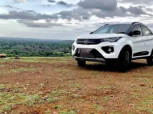 Second Hand Tata Nexon XZ Plus (HS) in Nanded
