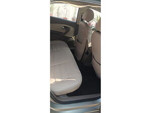 Second Hand Skoda Rapid 1.6 MPI Ambition with Alloy Wheels in Meerut