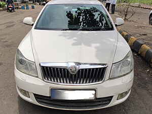 Second Hand स्कोडा लौरा एल एंड के 2.0 tdi ऑटोमैटिक in नवी मुंबई