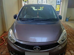 Second Hand Tata Tiago Revotron XZ in Lucknow