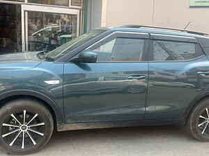 Second Hand महिंद्रा xuv300 W6 1.2 पेट्रोल एएमटी [2021] in कर्नल