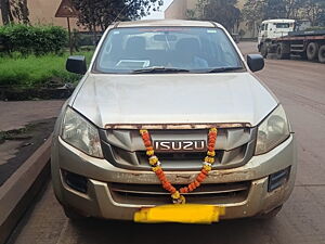 Second Hand Isuzu D-Max V-Cross Standard in Pen