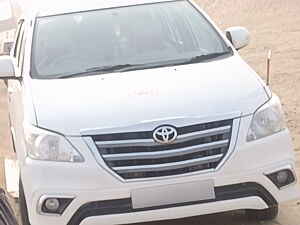 Second Hand Toyota Innova 2.5 EV PS 8 STR BS-IV in Mandasur