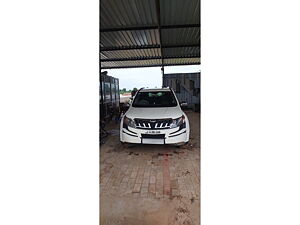 Second Hand Mahindra XUV500 W8 in Deesa