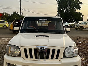 Second Hand Mahindra Scorpio SLE BS-III in Ahmedabad