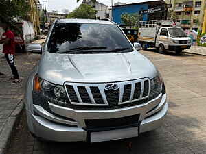 Second Hand महिंद्रा XUV500 w6 in पुणे