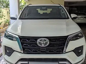 Second Hand टोयोटा फ़ॉर्च्यूनर 2.8 4x2 एमटी in विजयवाड़ा