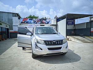 Second Hand Mahindra XUV500 W6 in Mandasur