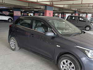 Second Hand हुंडई एलीट i20 मैग्ना एग्ज़ेक्यूटिव 1.4 crdi in नोएडा